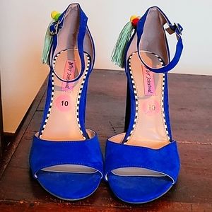 NWOT women's size 10 Betsey Johnson blue strappy heels